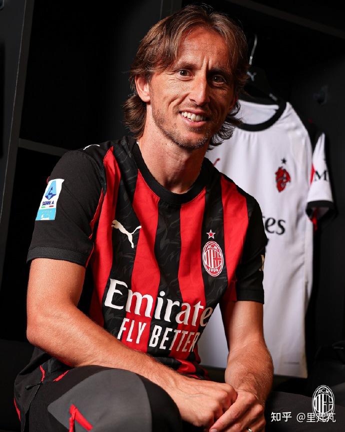 欧冠淘汰赛前瞻：巴萨客场挑战曼联,