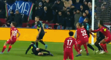 足球国足队内对抗赛出现精彩世界波