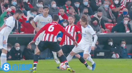 勇士104-96鹈鹕，巴特勒24+8+10，格林9中0，锡安25分