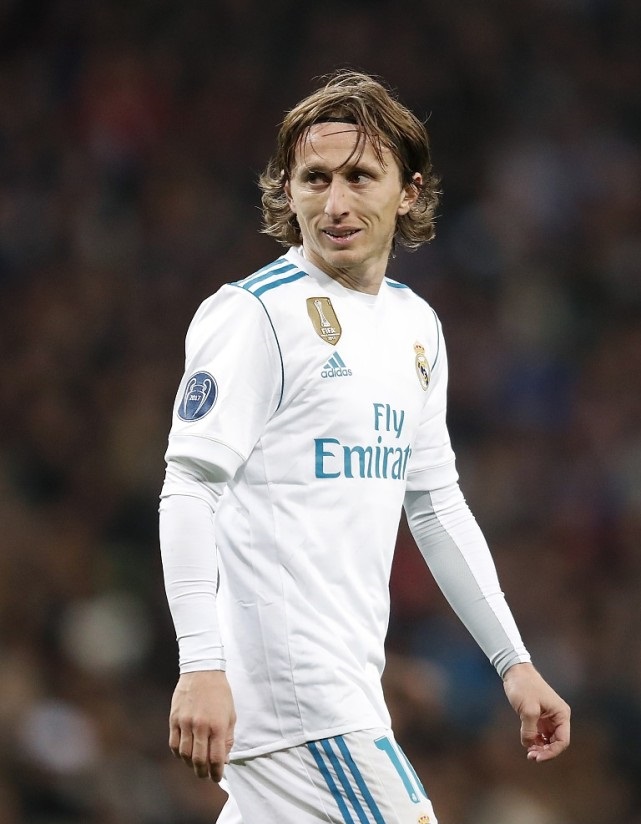 脚步不够快！首发的杨瀚森侧移被吹阻挡 4分钟不到累积2犯被换下